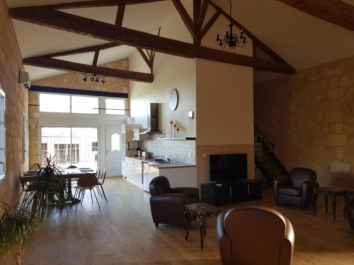 ホテル Domaine Du Chauvet Sainte-Eulalie  エクステリア 写真